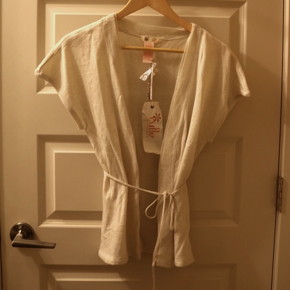 Brand New! - Cream Coloured Sweater Vest with Tie - Picture 1 of 2